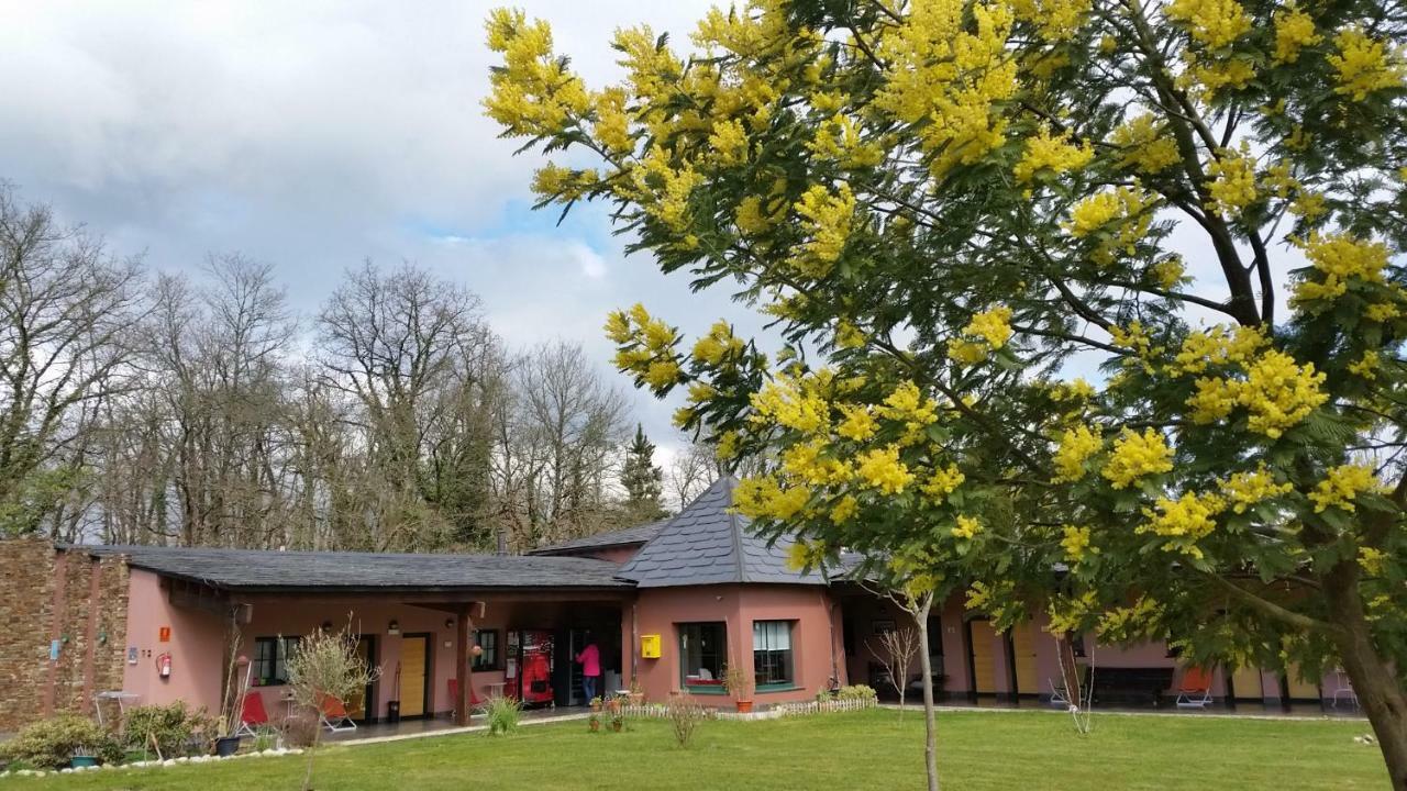 Albergue Paloma Y Lena Sarria Exteriör bild