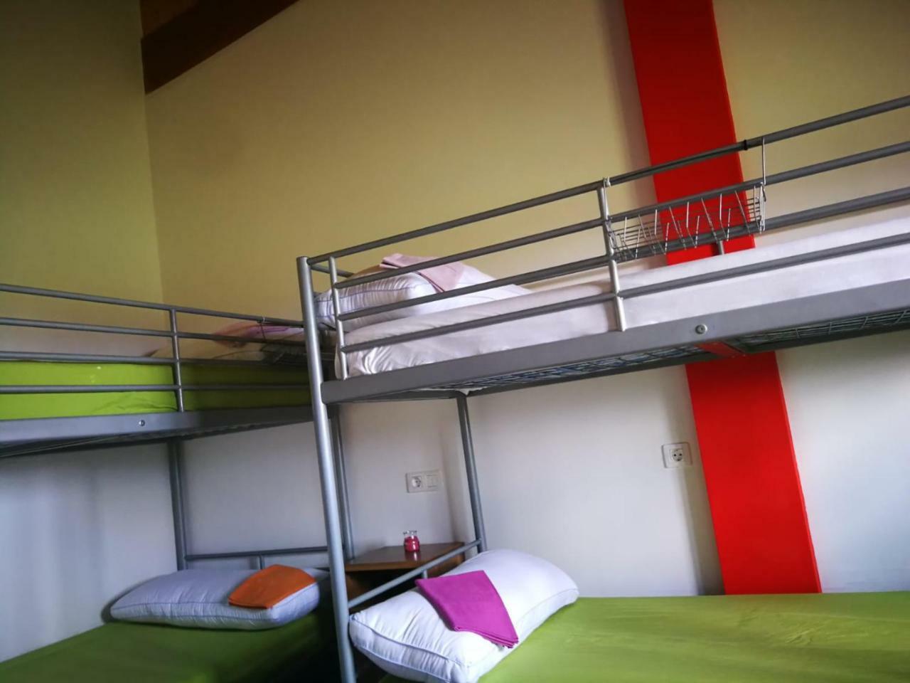 Albergue Paloma Y Lena Sarria Exteriör bild