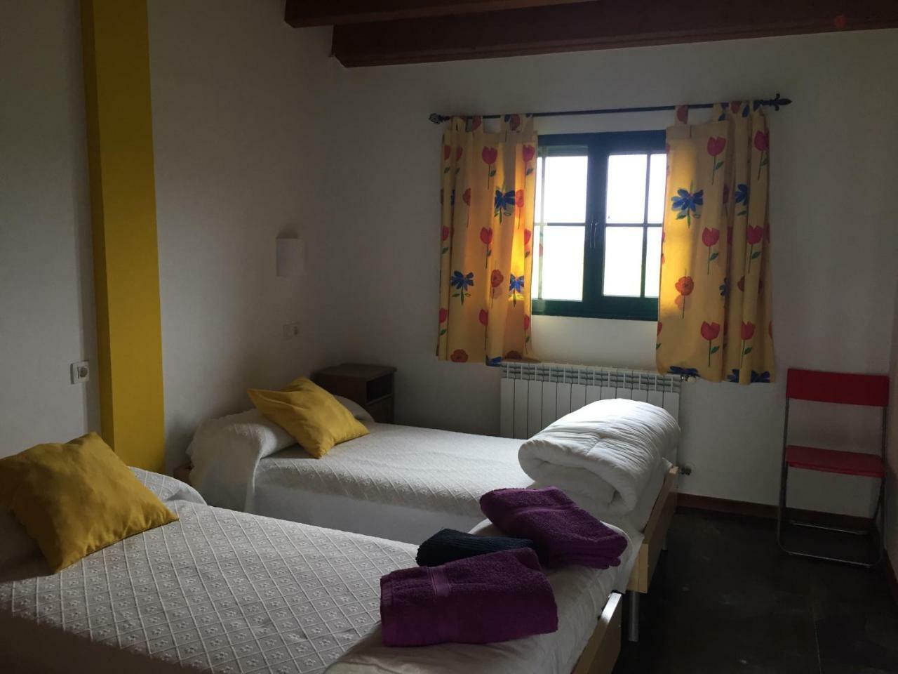 Albergue Paloma Y Lena Sarria Exteriör bild
